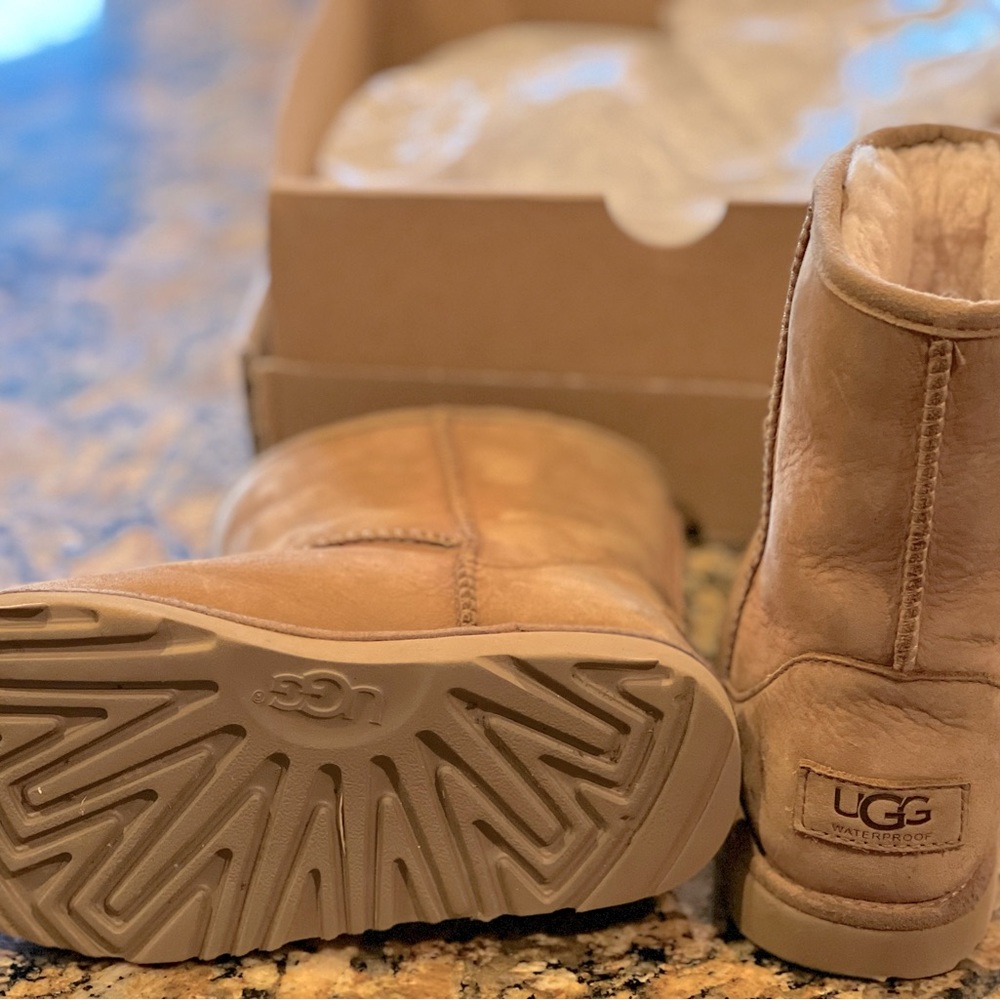 UGGs weatherproof little boys size 13
